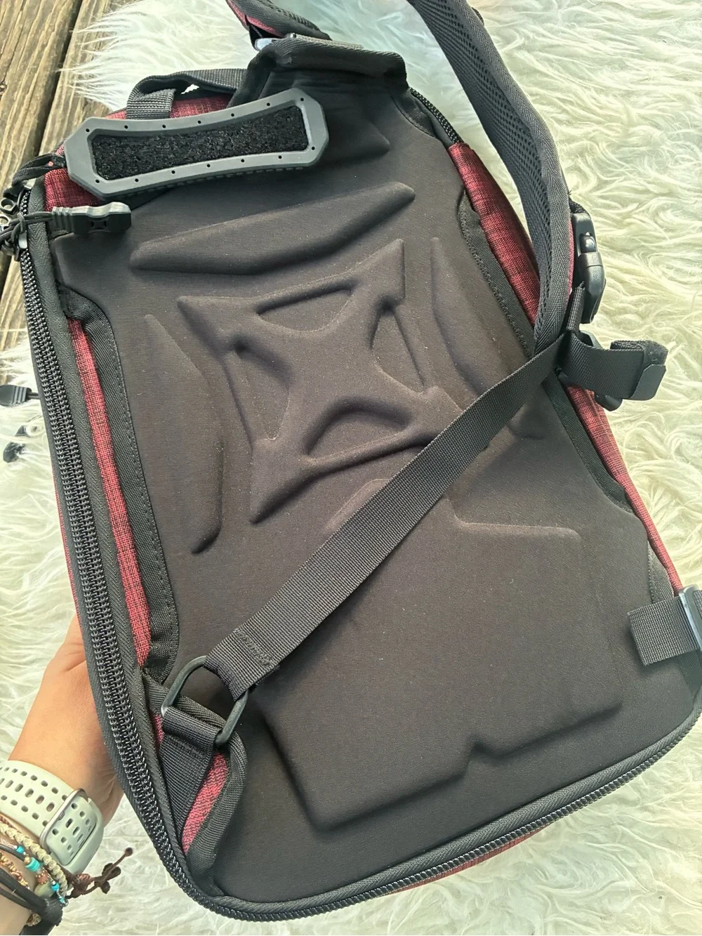 Vertx compact maroon